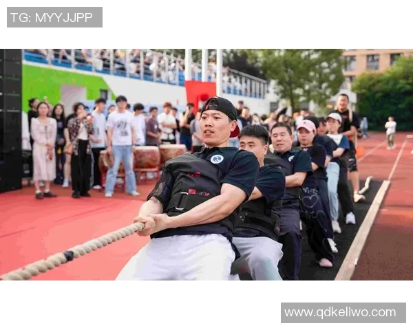 成都篮球队的崛起与挑战聚焦力量与团队精神的完美结合 成都篮球队的崛起与挑战聚焦力量与团队精神的完美结合