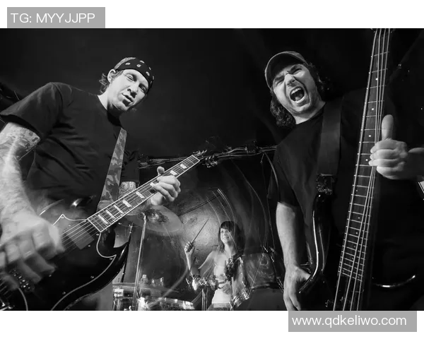 重金属足球明星的音乐与运动交响曲探索球场之外的激情与创意 重金属足球明星的音乐与运动交响曲探索球场之外的激情与创意